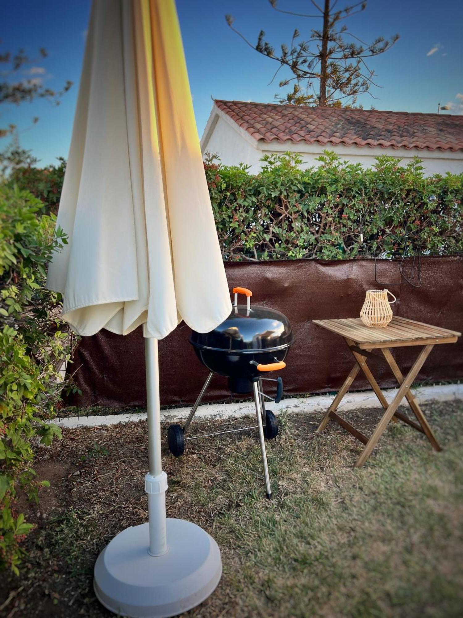 Buzzstays: 1-Bed Bungalow, Garden, Near Yumbo & Beach Maspalomas  Exteriör bild